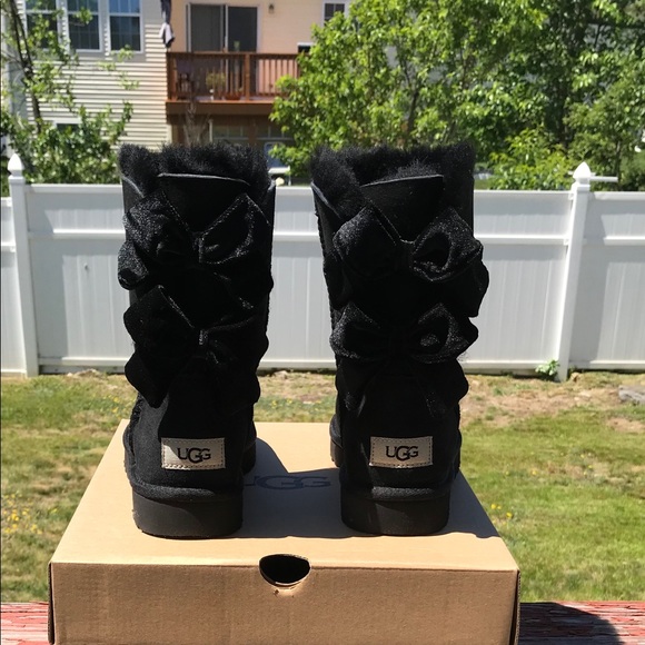 UGG Bailey Bow II Velvet Ribbon - Picture 6 of 10